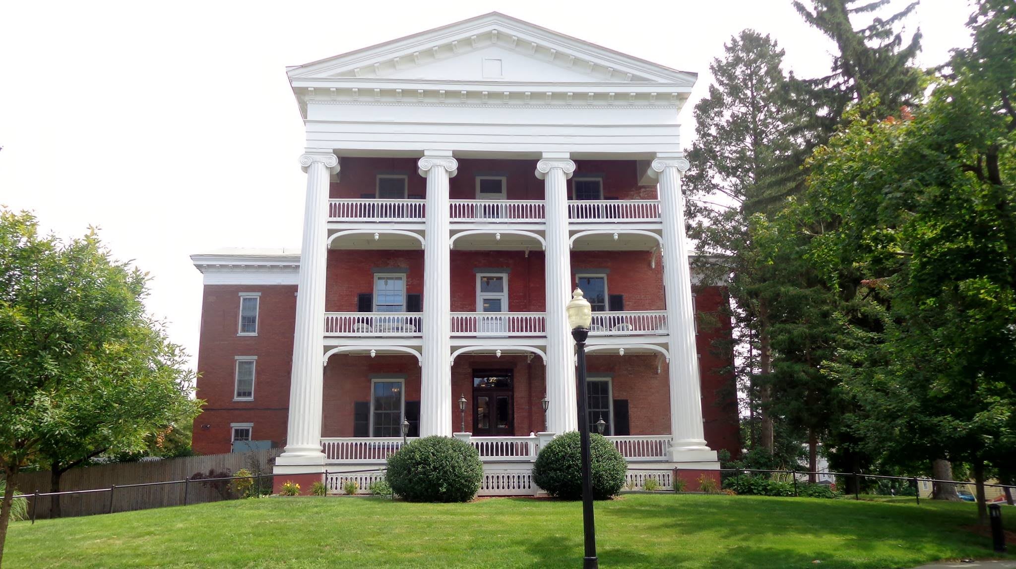 Vassar-Warner Home community photo 1