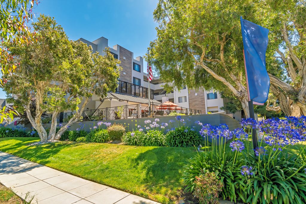 Burlingame Senior Living community photo 1