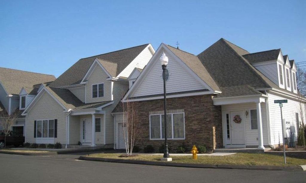 Gloria Commons community photo 1