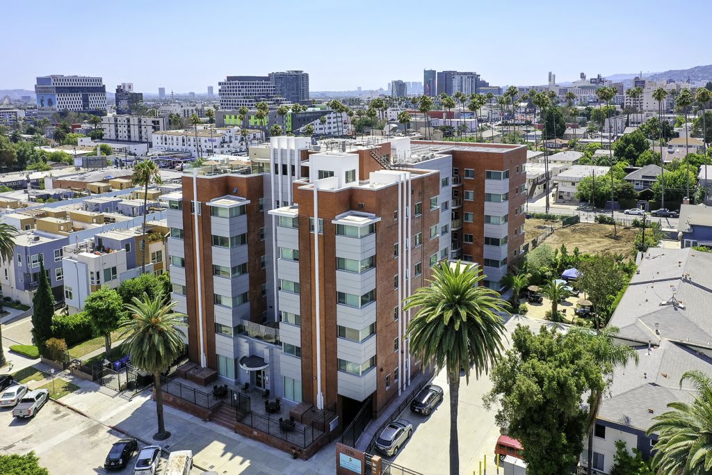 Hollywood Hills Senior Living community photo 1