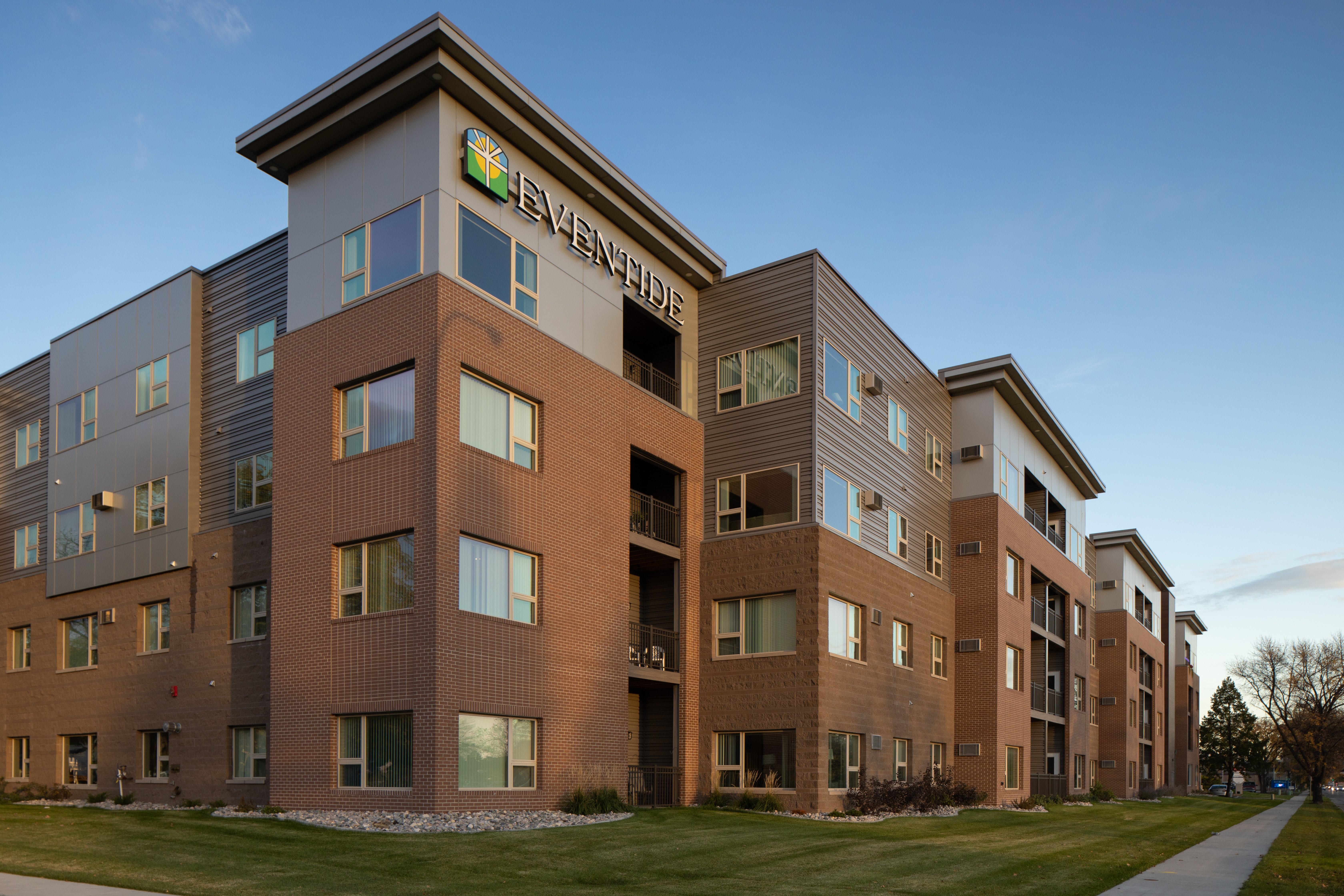 The Linden Senior Living Apartments community photo 1