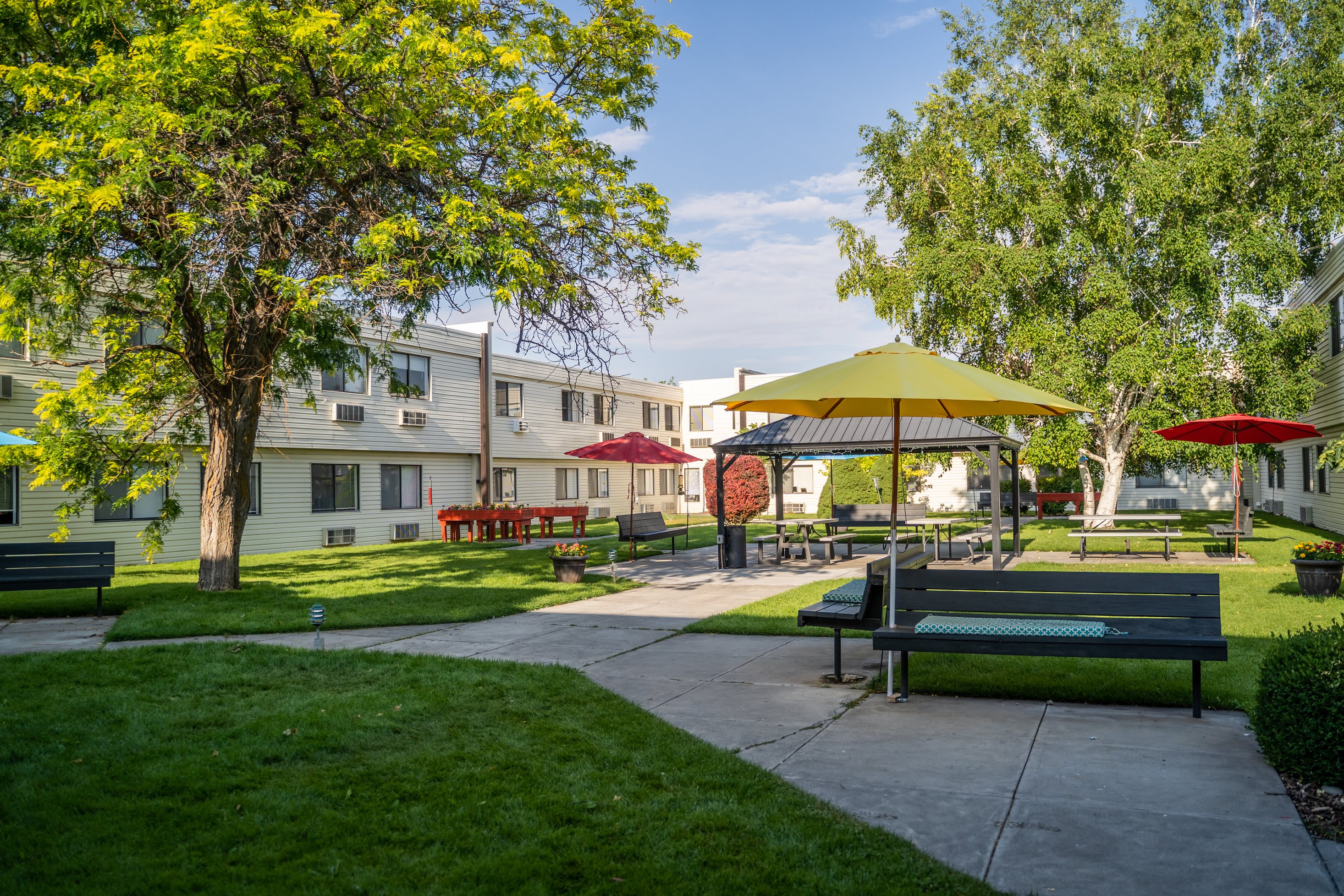 Lincoln Court community photo 5