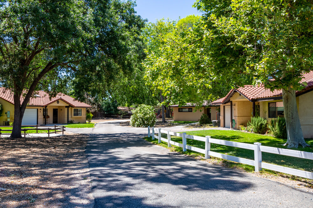 Oakview Village community photo 1