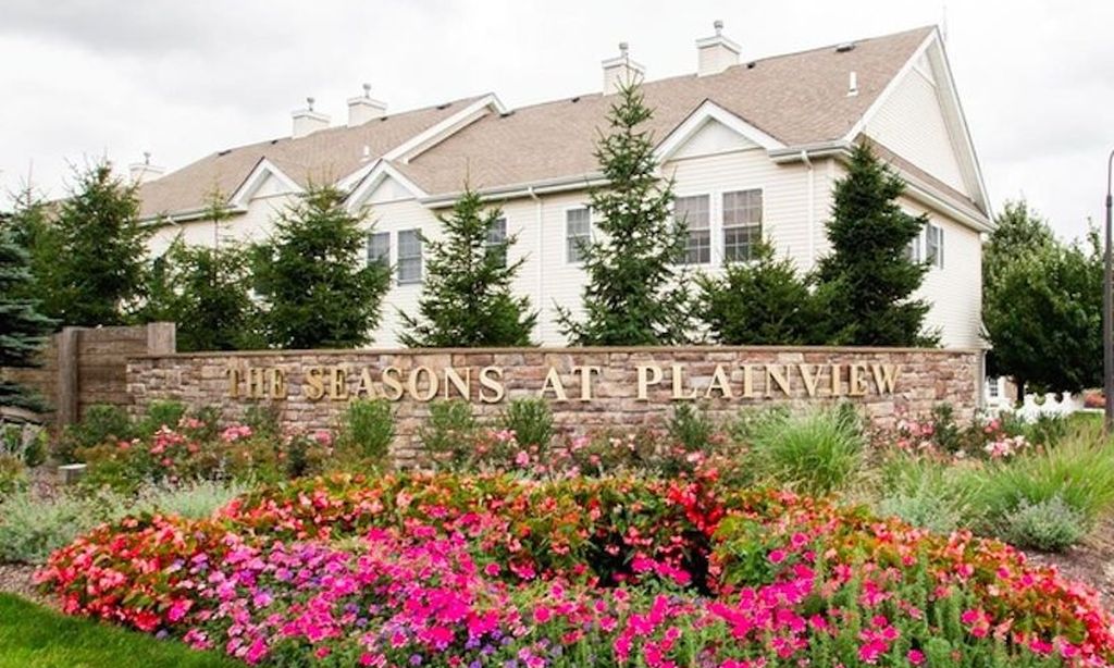 The Seasons at Plainview community photo 1