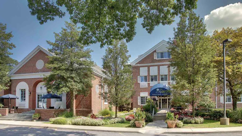 Atria East Northport community photo 1