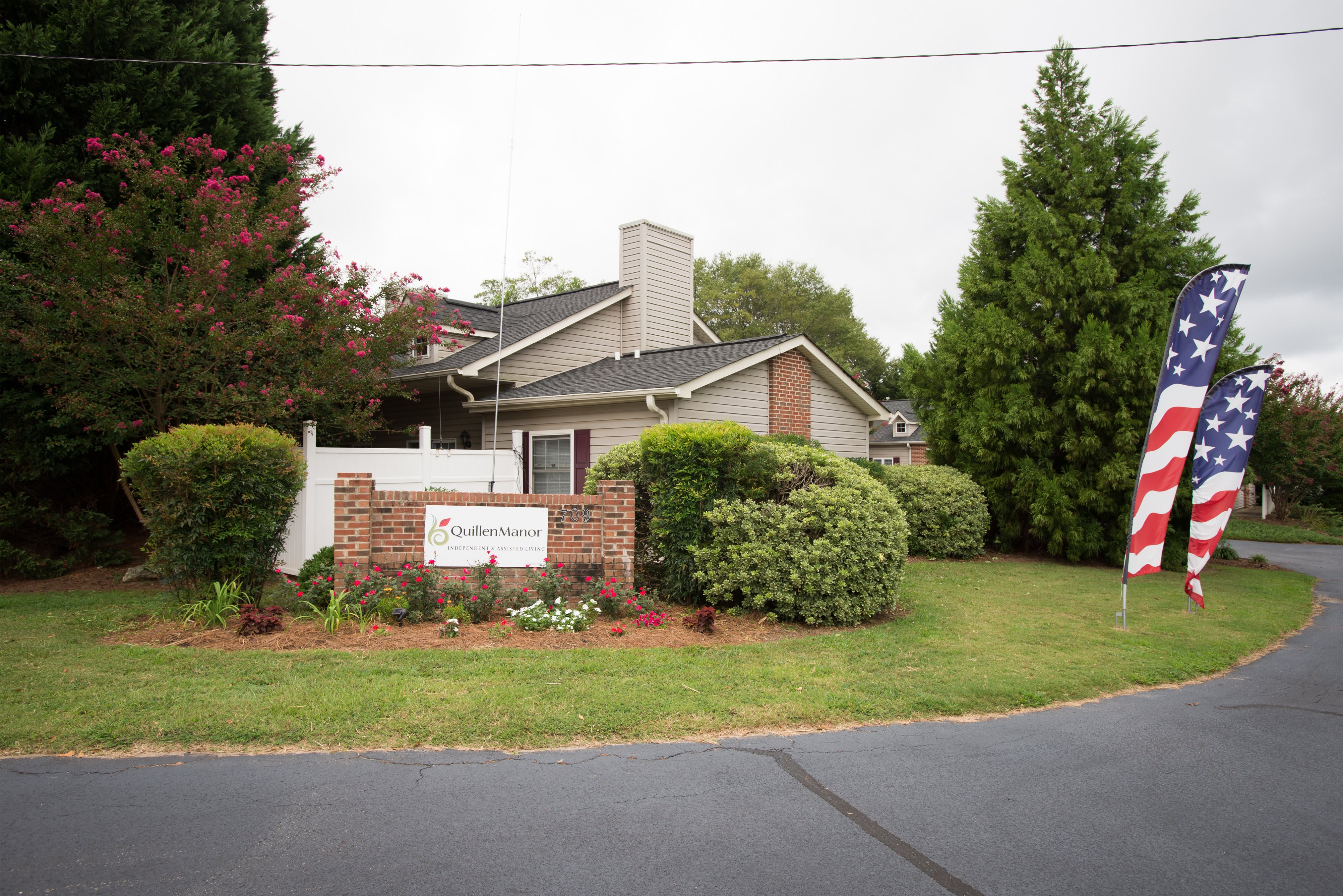 Quillen Manor Assisted Living and Villas community photo 1