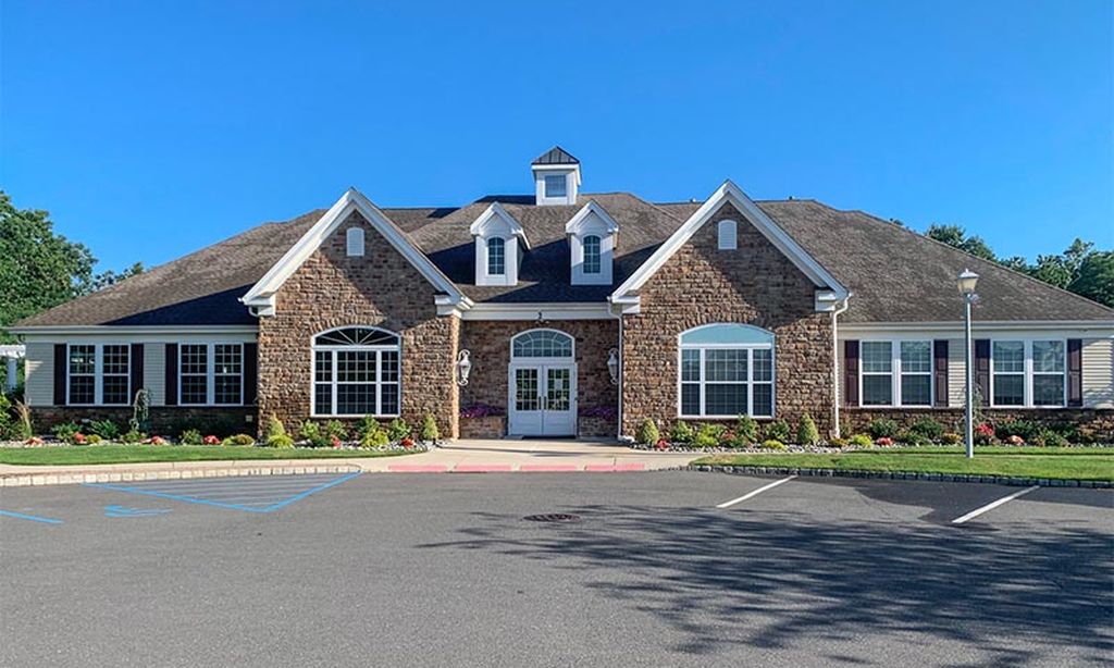 Horizons at Woodlake Greens community photo 1