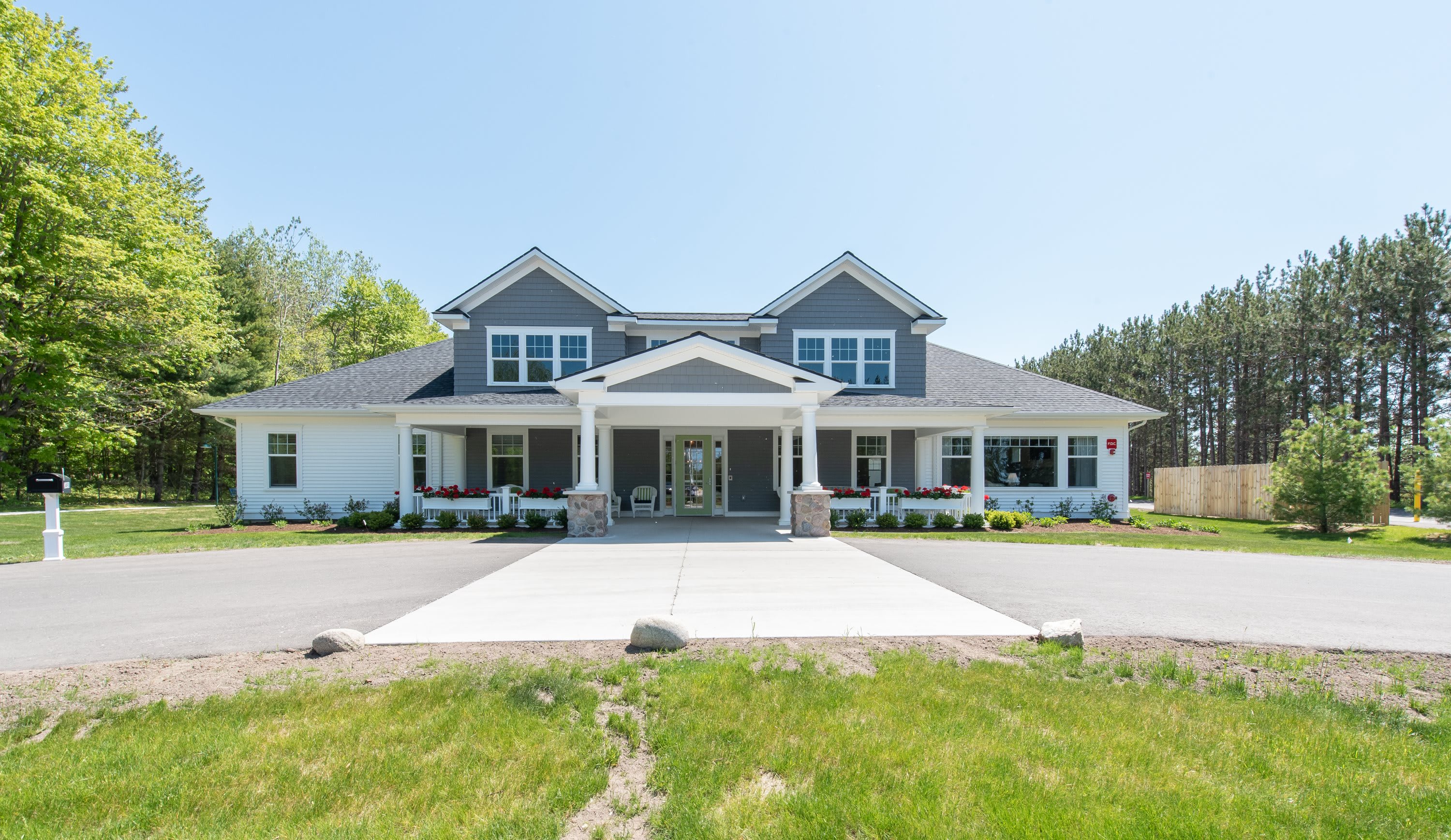 Pineview Cottage community photo 1