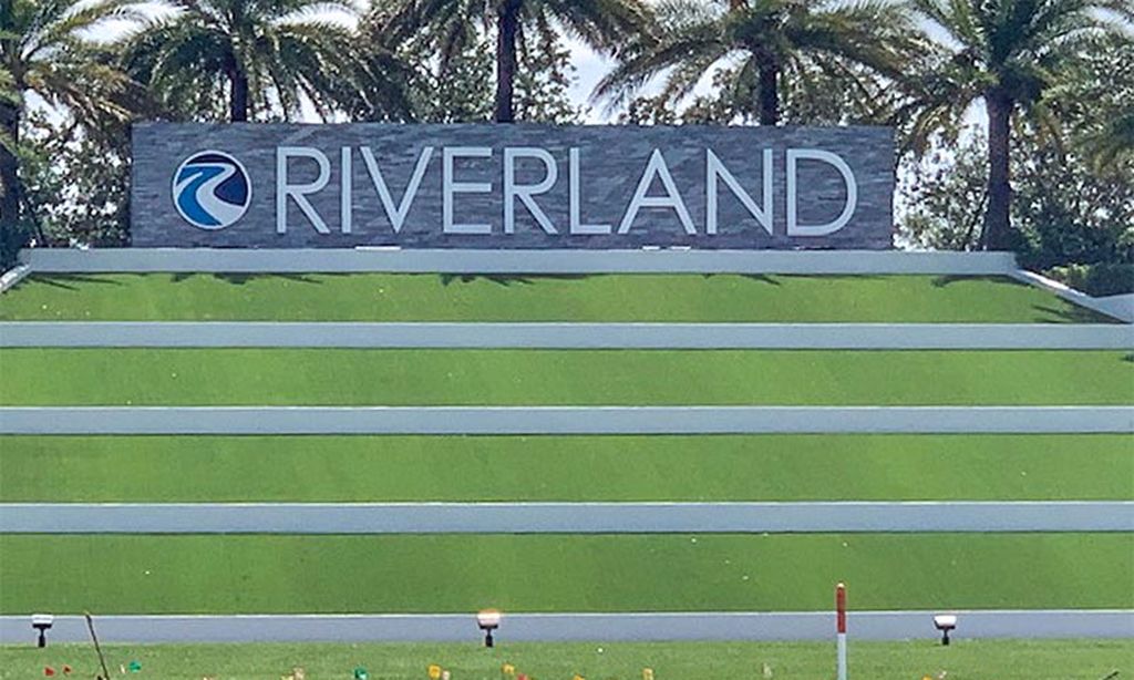 Valencia Grove at Riverland community photo 1