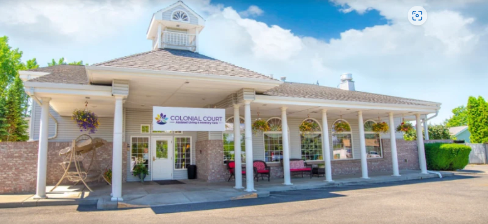 Colonial Court community photo 1