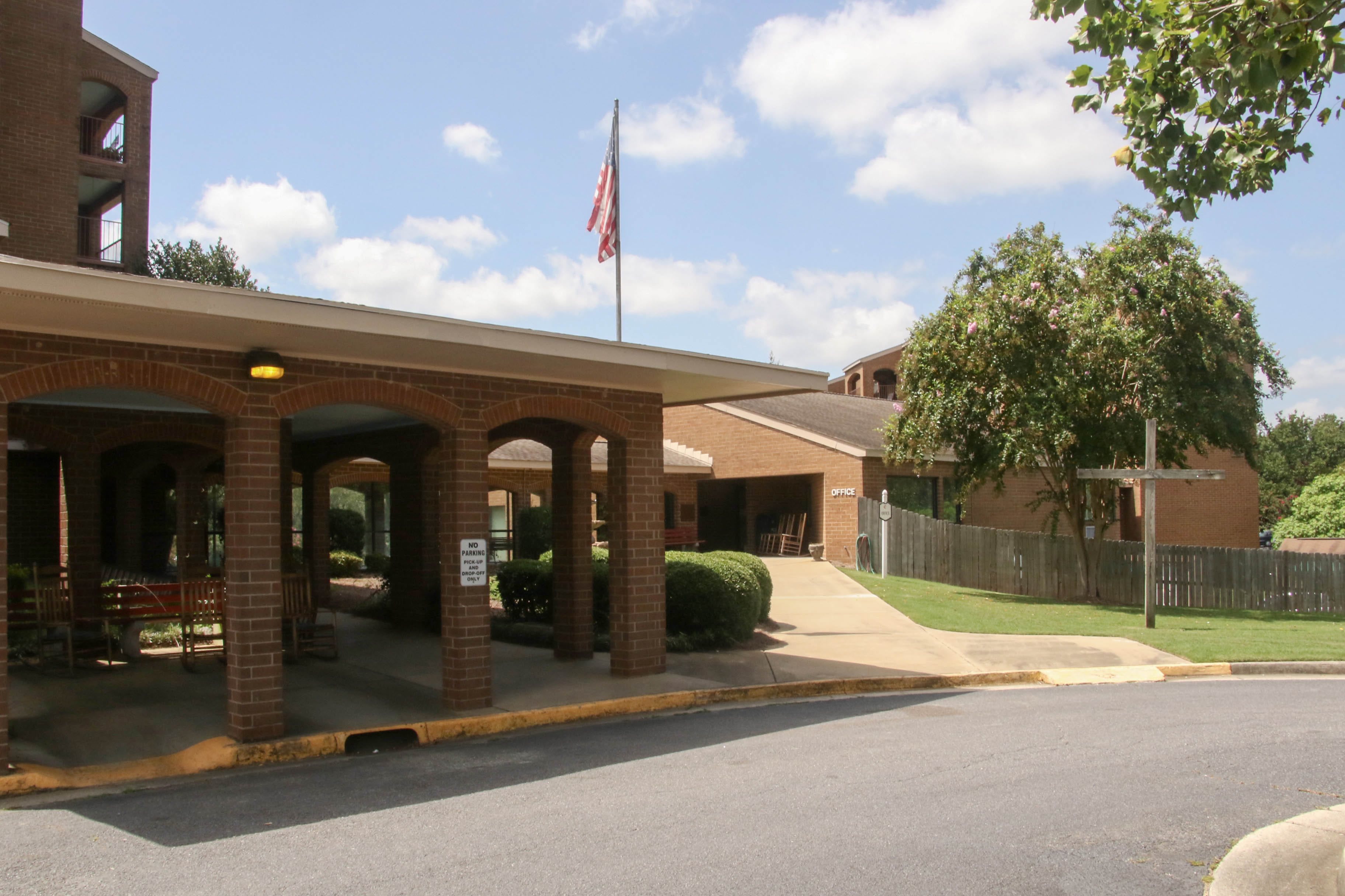 Magnolia Manor of Macon community photo 1
