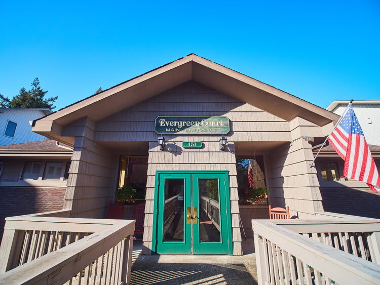 Evergreen Court community photo 1