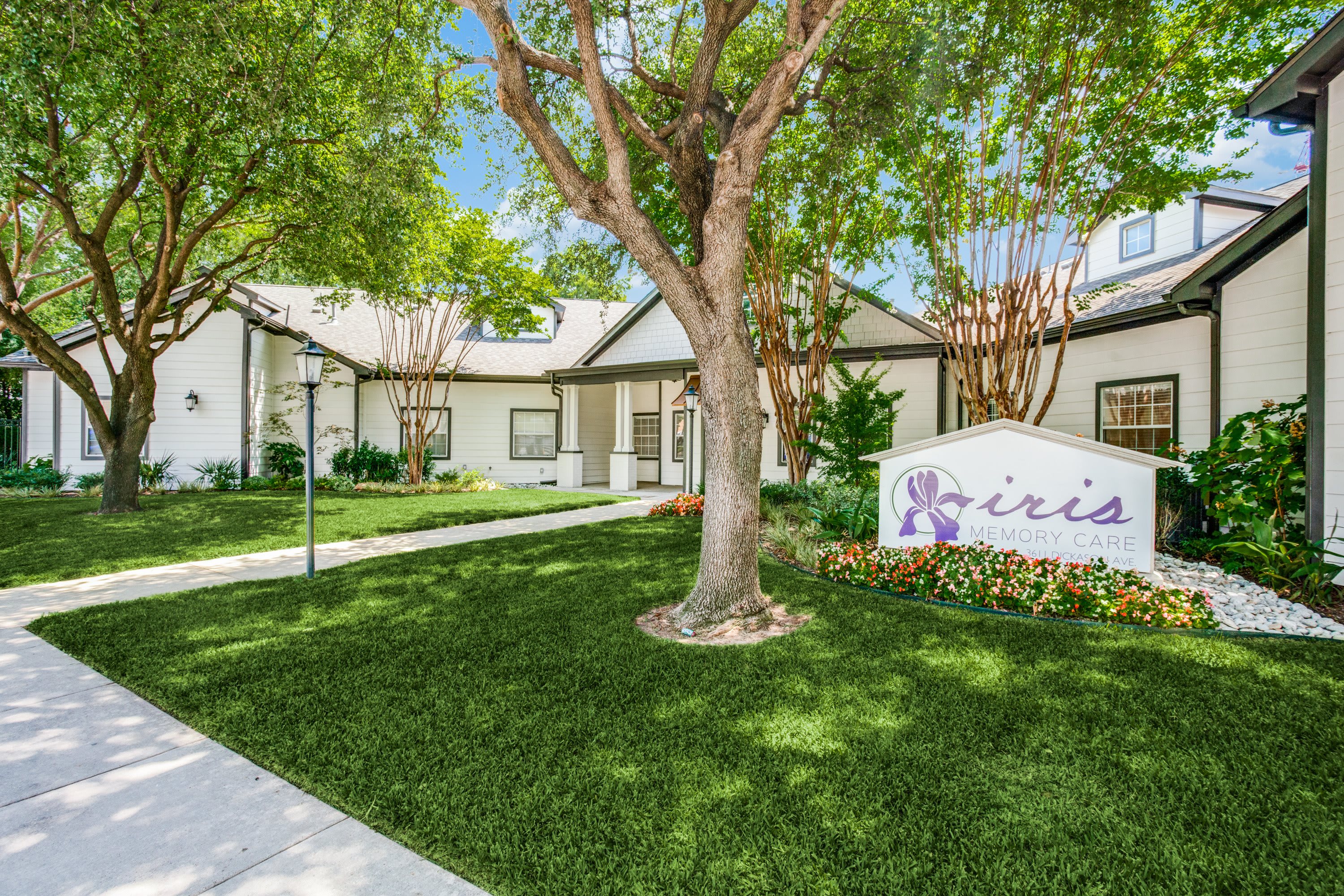 Iris Memory Care of Turtle Creek community photo 1