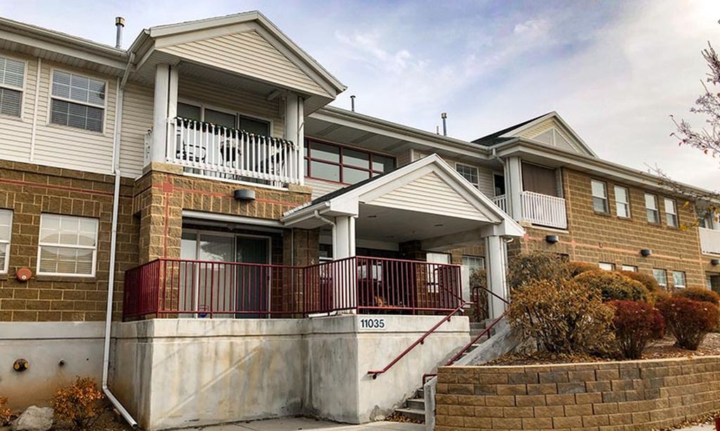 Crescent Heights community photo 1