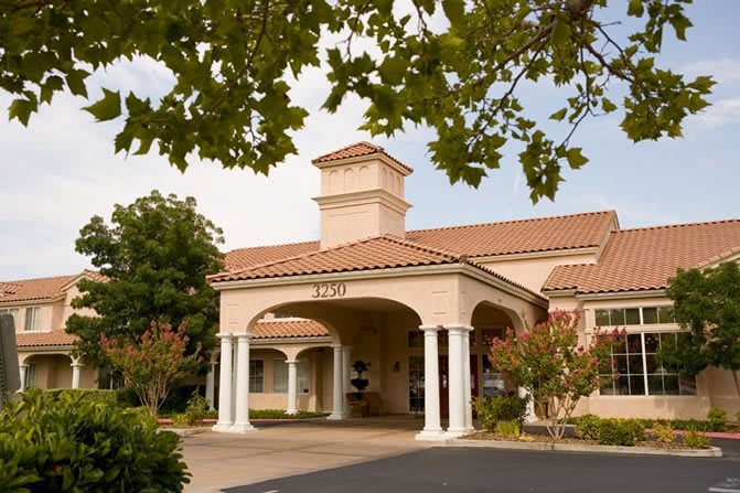 Oakmont of the Lakes community photo 1