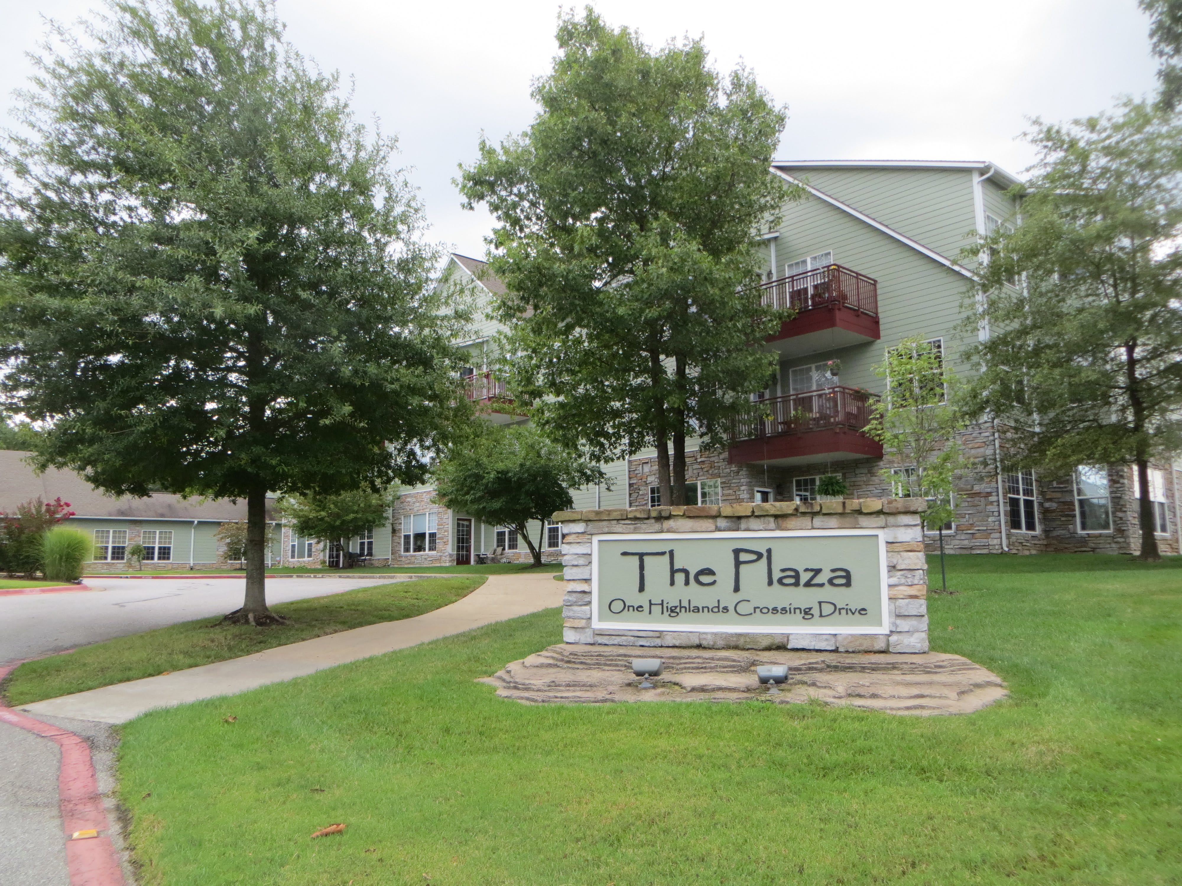 The Plaza at Highlands Crossing community photo 1