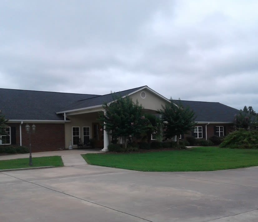 Wisteria Manor community photo 1