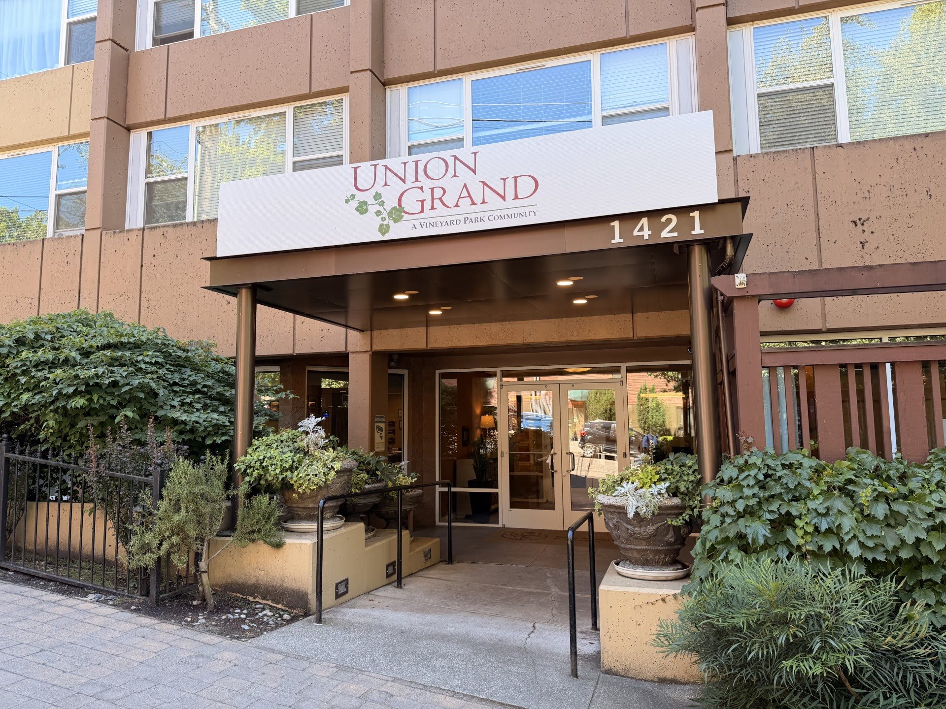 Union Grand community photo 1