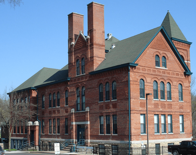 Ahva Living of East Dubuque community photo 1