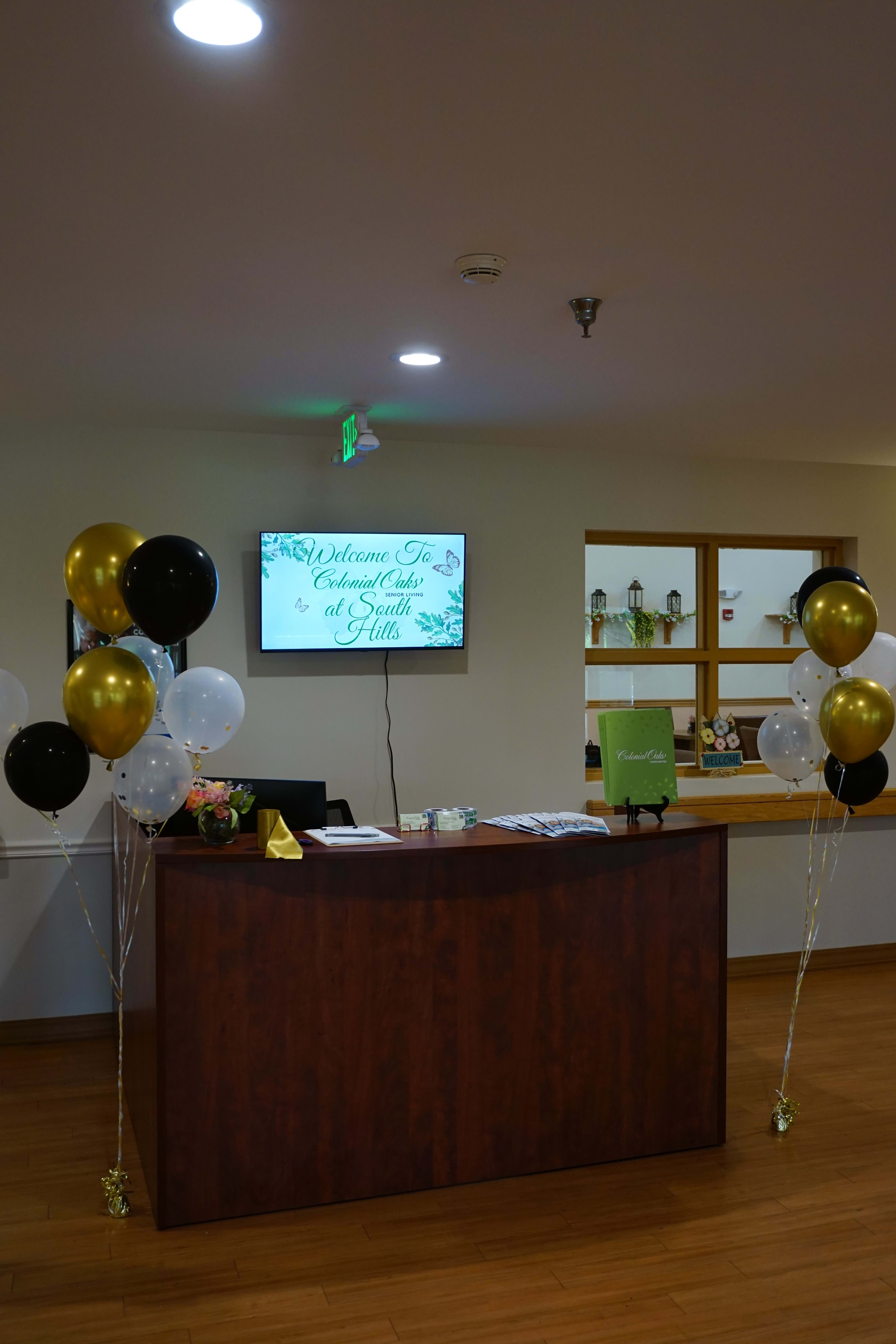 Colonial Oaks of South Hills community photo 1
