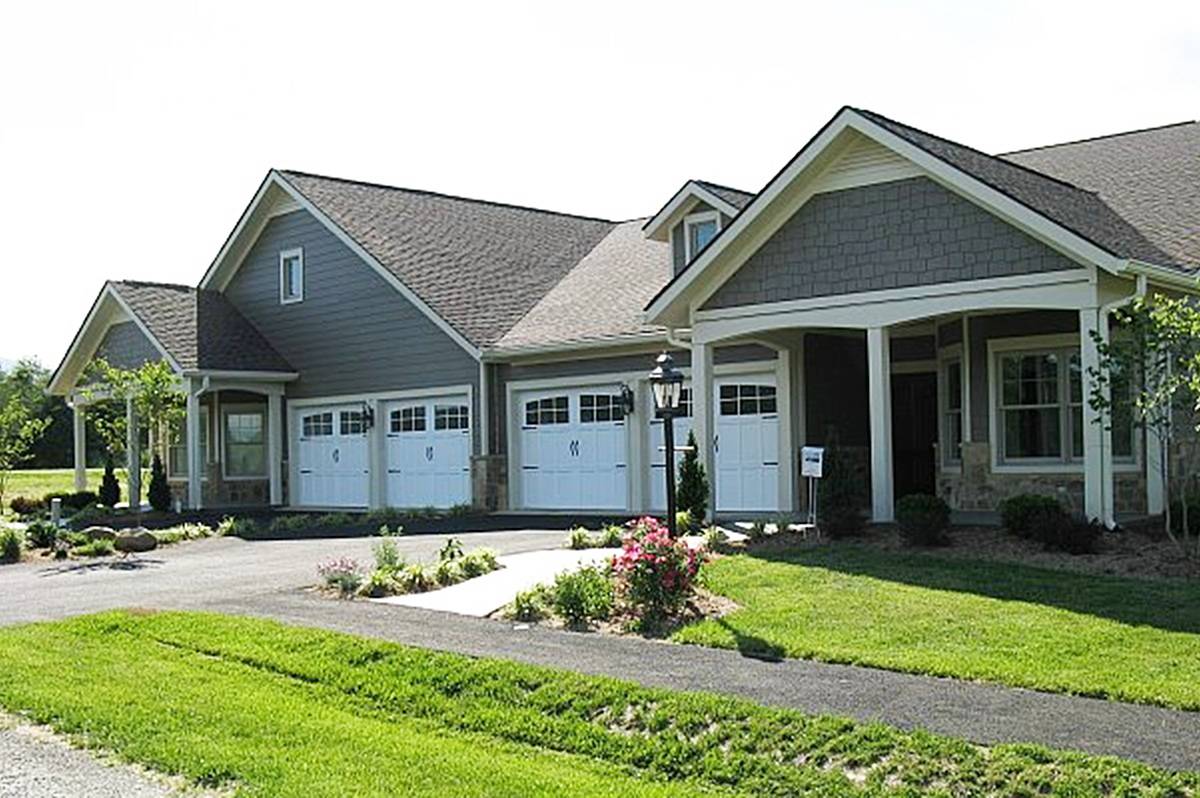 Rosewood Village at Wintergreen community photo 1