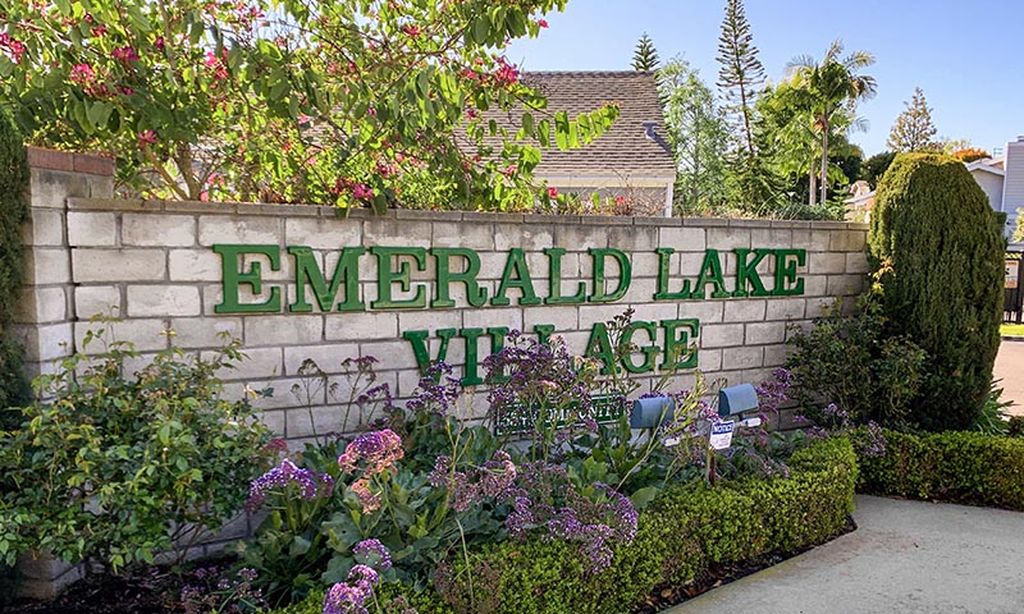 Emerald Lake Village community photo 1