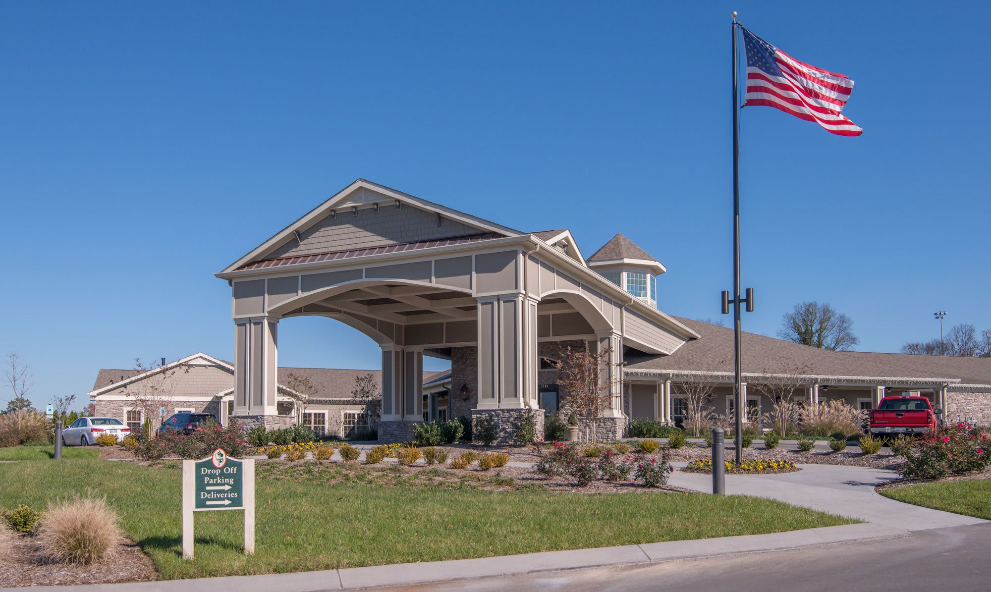 Morning Pointe of Chattanooga at Shallowford community photo 1