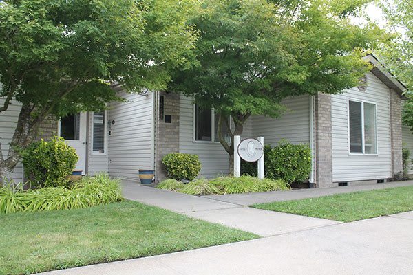Ashley Manor - Pacific Heights community photo 1