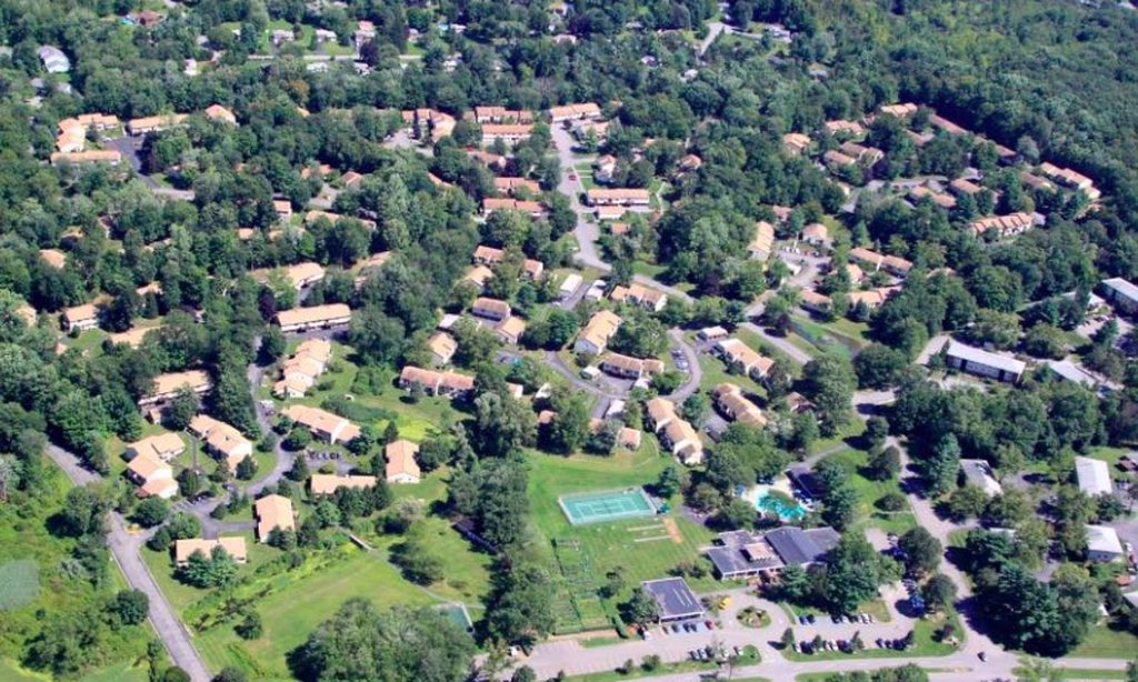 Jefferson Village community photo 1