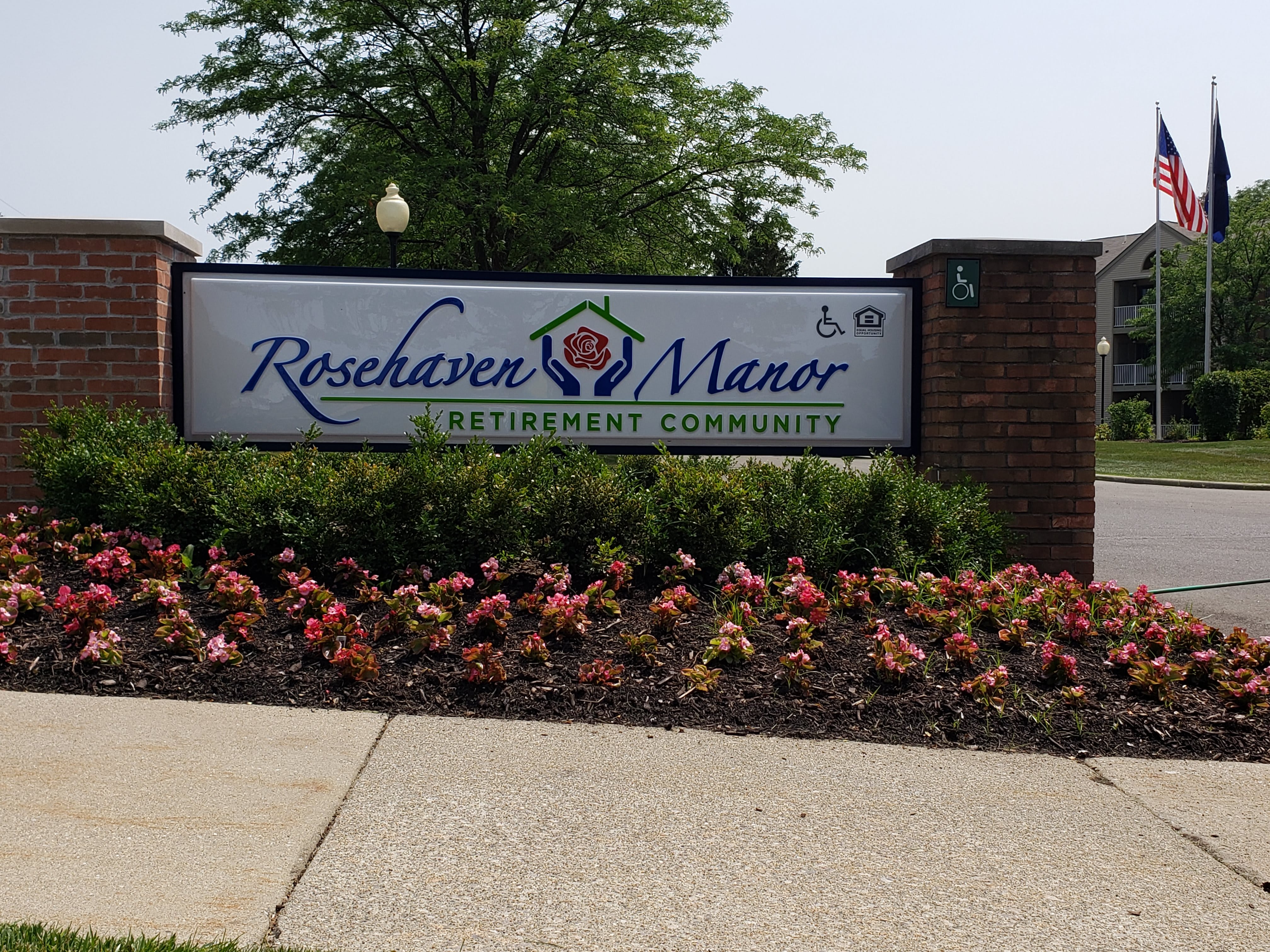 Rosehaven Manor community photo 1