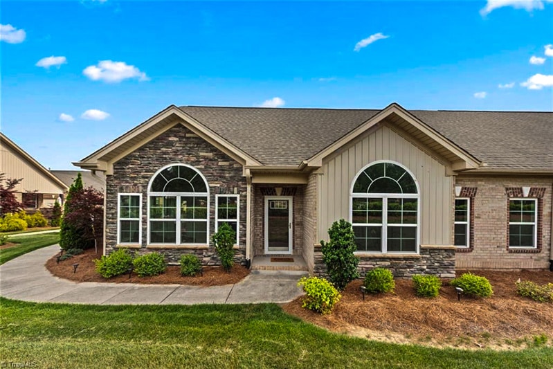 Eagle Pointe at West Village community photo 1