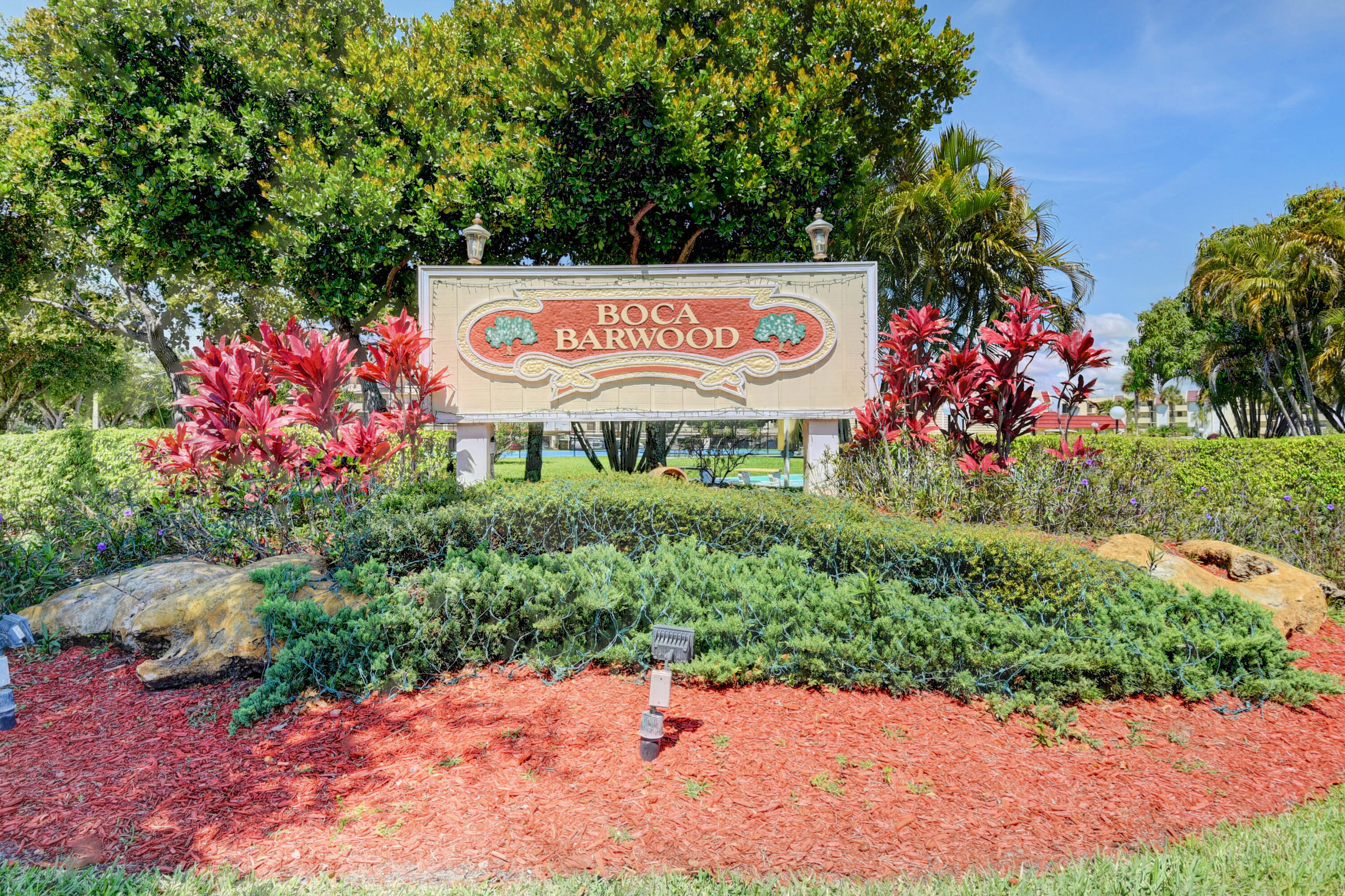Boca Barwood Condominiums community photo 1