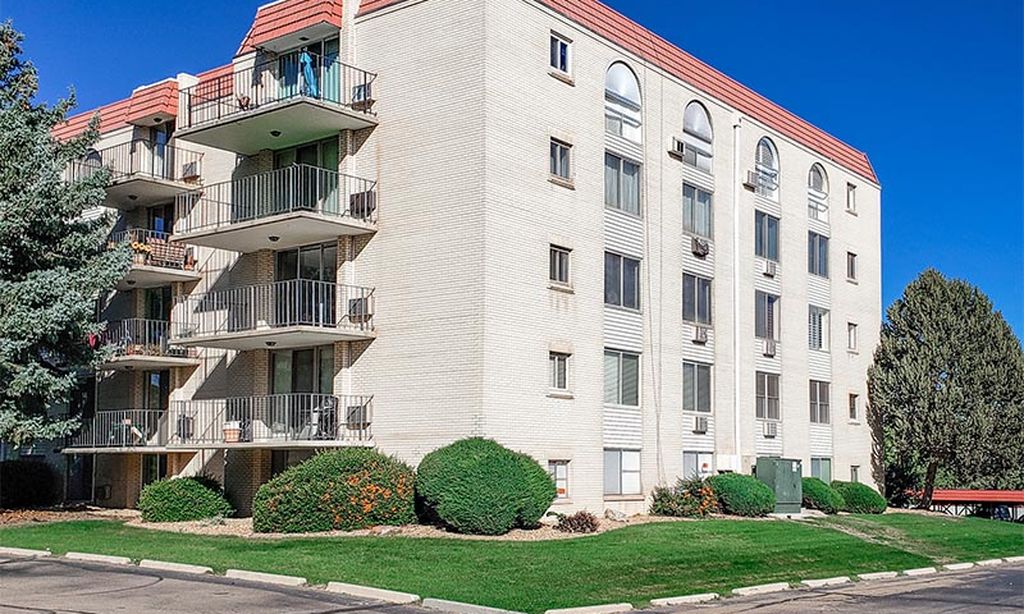 Valencia Condominiums community photo 1