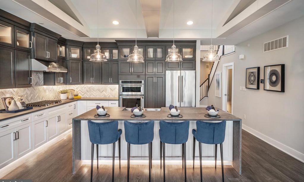Regency at Waterside community photo 1